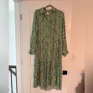 H & M Green Patterned midi Dress